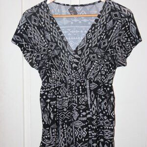 Dots Large V-neck Black and White Geometric Short Sleeve Blouse